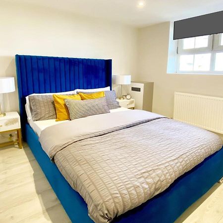 Perfect Central Location- 5 Minutes From Tower Bridge ! 8 Minutes Walk From Tube London Eksteriør billede