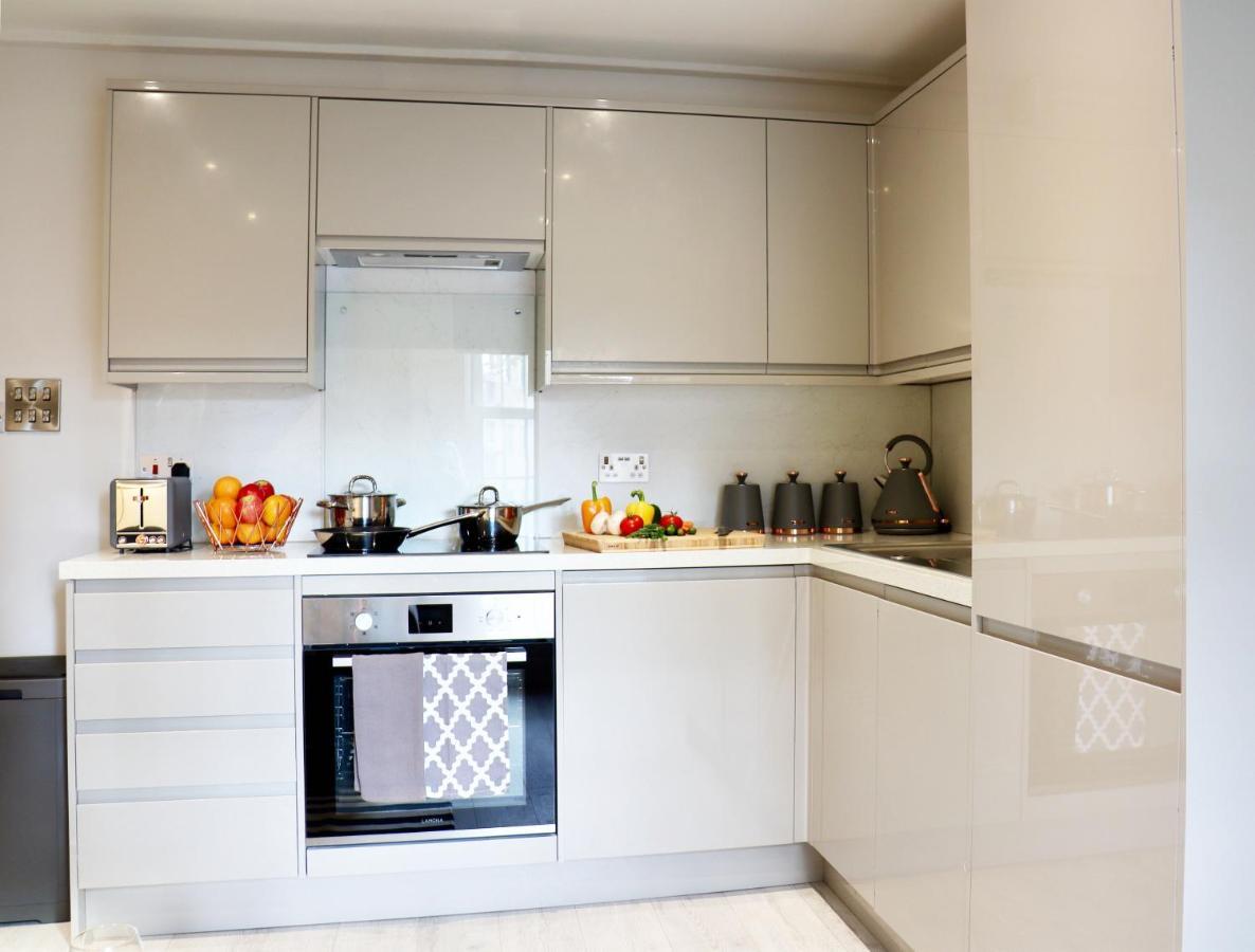 Perfect Central Location- 5 Minutes From Tower Bridge ! 8 Minutes Walk From Tube London Eksteriør billede