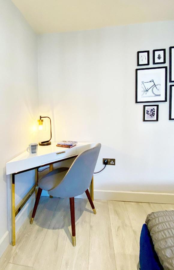 Perfect Central Location- 5 Minutes From Tower Bridge ! 8 Minutes Walk From Tube London Eksteriør billede